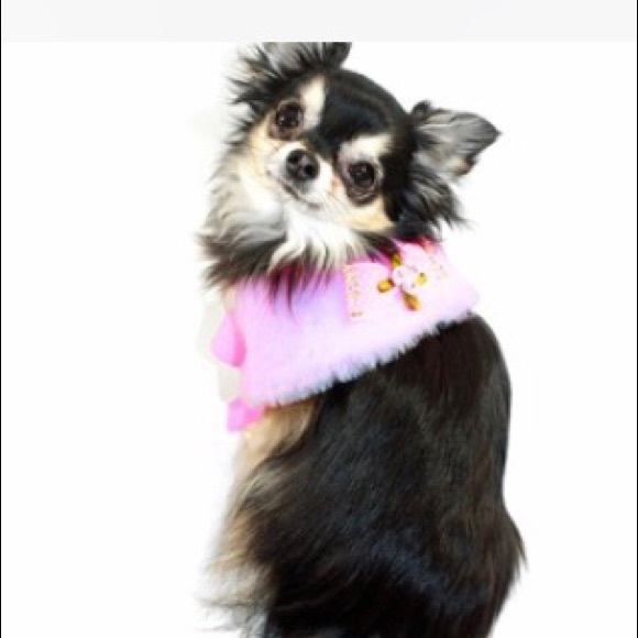 HIP DOGGIE PINK FAUX FUR CAPE - Picture 2 of 5